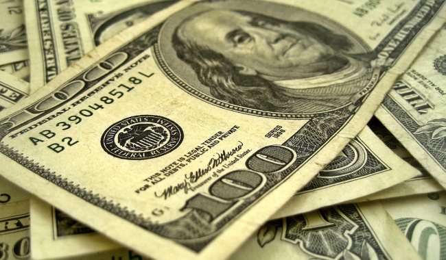 Dolar je skočio prema glavnim valutama nakon što je broj novih kuća u SAD-u porastao u junu